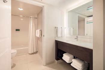 Superior Suite, 1 Queen Bed with Sofa bed (One Bedroom)