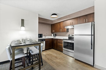Suite, Multiple Beds, Accessible (Mobility Roll in Shower Two Bedrooms)