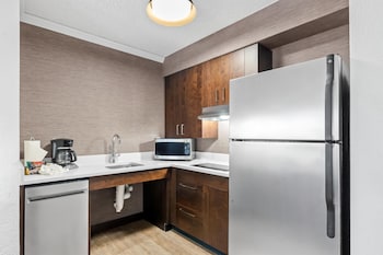 Suite, 1 Queen Bed with Sofa bed, Accessible (Hearing One Bedroom)