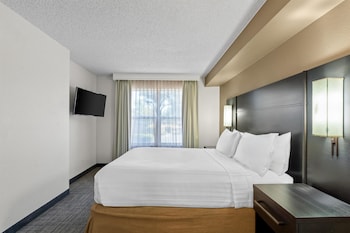 Suite, 1 Queen Bed with Sofa bed, Accessible (Hearing One Bedroom)