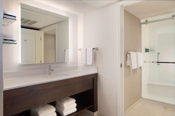 Room, 1 Queen Bed with Sofa bed, Accessible (Hearing)
