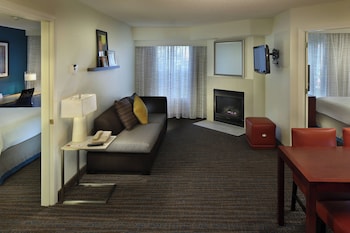 Studio, 1 Queen Bed with Sofa bed
