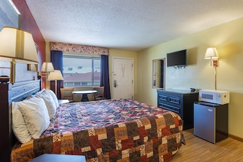 Room, 1 King Bed (Upstairs)