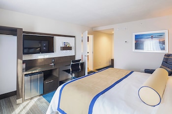Room, 1 King Bed, Pool View