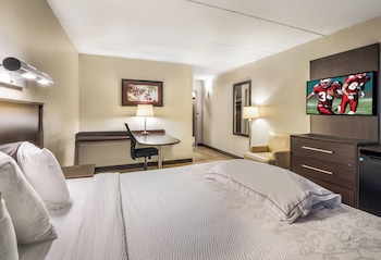 Premium Room, 1 King Bed, Accessible (Upgraded Bedding & Snack, Smoke Free)