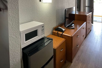 Standard Room, 2 Double Beds, Non Smoking