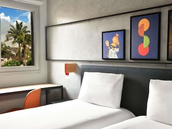 Standard Room, 2 Twin Beds (Recently renovated)