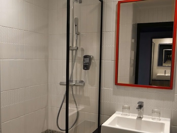 Standard Room, 2 Twin Beds (Recently renovated)