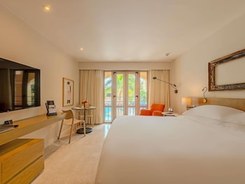 Classic Room, 1 King Bed (Interior view)
