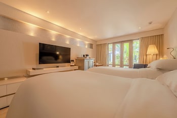 Superior Twin Room, 2 Twin Beds, Balcony, Garden View