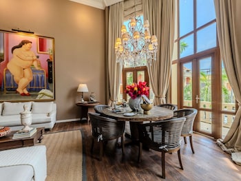 Classic Room, 1 King Bed (Interior view)