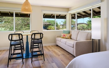 Bungalow Studio Suite with Kitchen