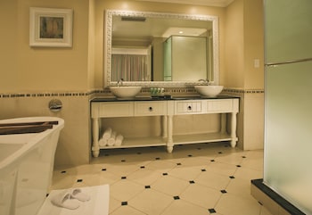 Superior Luxury Suite