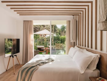 Junior Suite (Extra ME w/Private Garden 2+1)