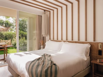 Junior Suite (Extra ME w/Private Garden 2+1)