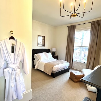 Exclusive Single Room, Ensuite (Jackson - Guest Suite)
