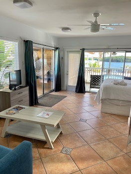 Cottage, Bay View (SouthWest Room)