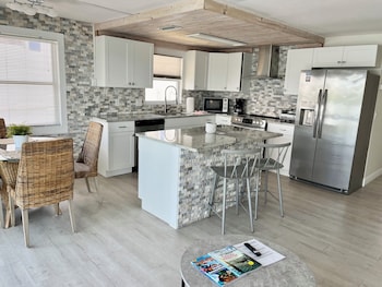 Townhome, 2 Bedrooms, Bay View
