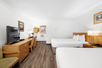 Hotel Room 2 Queen Beds