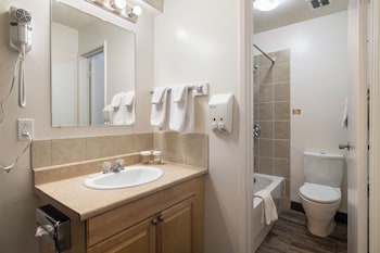 Hotel Room, Queen Twin, Kitchen