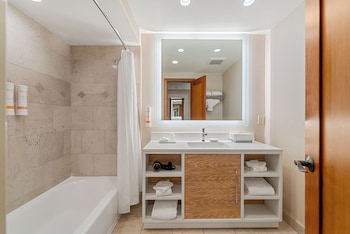 Standard Room, 2 Queen Beds, Bay View