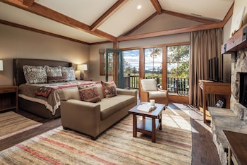 Room, 1 King Bed (River Lodge)
