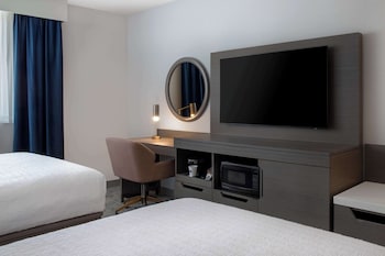 Room, 2 Queen Beds, Refrigerator & Microwave (Balcony)