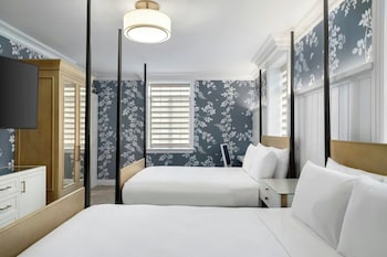 Room, 2 Queen Beds, City View