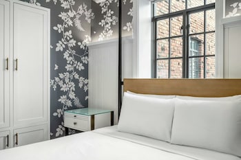 Room, 1 Queen Bed, River View