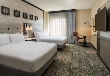Room, 2 Queen Beds, Mobility Accessible