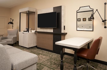 Junior Suite, 1 King Bed with Sofa bed