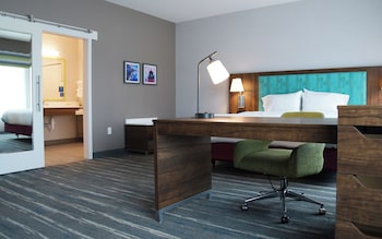 Suite, 1 King Bed, Accessible, Refrigerator & Microwave (Hearing)