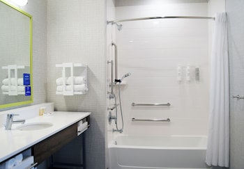 Room, 1 King Bed, Accessible, Bathtub