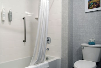 Room, 1 King Bed, Accessible (Hearing)