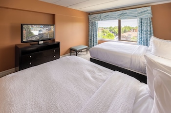 Standard Suite, City View (2 Double Beds and 1 Sofa Bed)