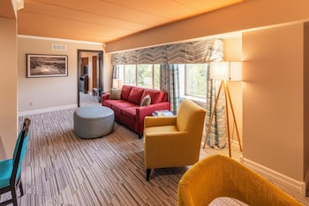 Standard Suite, 2 Bedrooms, City View, Corner