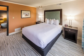 Standard Suite, 2 Bedrooms, City View, Corner