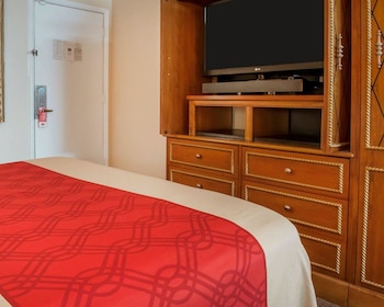 Standard Room, 2 Queen Beds, Non Smoking