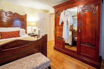 Classic Room, 1 Queen Bed (George Whitfield)