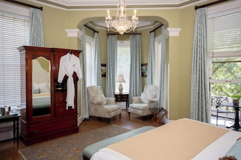 Grand Room, 1 King Bed, Balcony (Johnny Mercer)