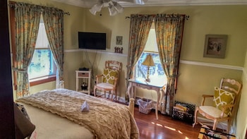 Superior Double Room, 1 Queen Bed, Garden View (Room 9 Gardener's Room)