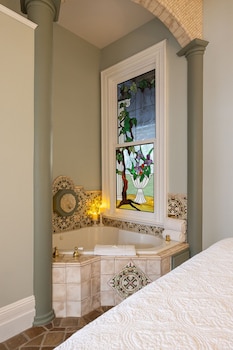 Suite, 1 King Bed with Sofa bed, Jetted Tub (Roman Suite: Two Rooms)
