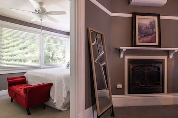 Suite, Fireplace (Chesney Suite: 2 rooms)