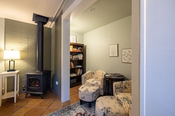 Family Room, 1 King Bed with Sofa bed