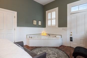 Room, 1 King Bed, Fireplace, Garden View (Angelina's Garden Room)