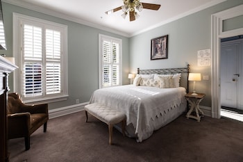 Room, 1 King Bed, Fireplace(Tessa)