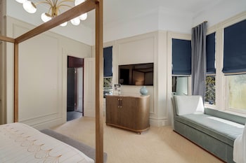 Deluxe Room, 1 King Bed, Balcony