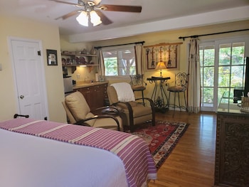 Deluxe Double Room Single Use