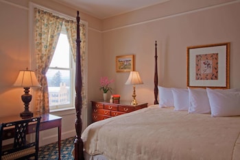 Deluxe Room, 1 King Bed