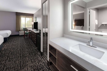 Deluxe Room, 2 Double Beds, Non Smoking